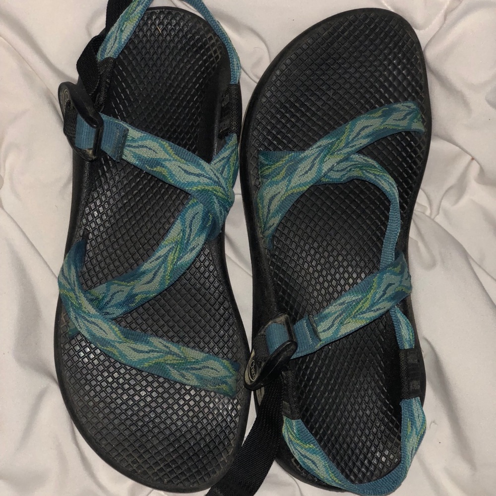 Size women’s 8 blue/green chacos barely worn